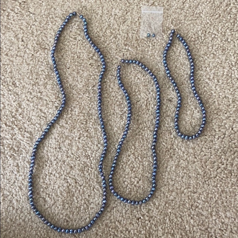 Beautiful Pearl Necklace (Set of 3)